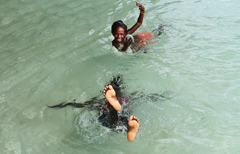 Solomon Islands : Travel : Photos :  Richard Moore Photography : Photographer : 